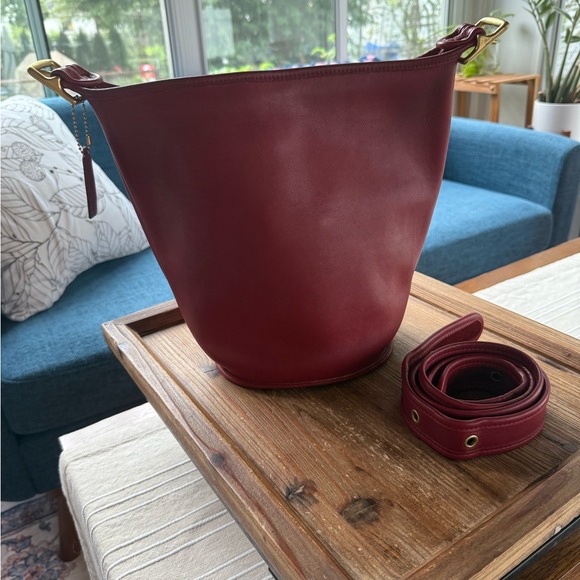 Vintage Auth Coach Helen’s Legacy🧨 Red 🧨Leather Bucket Bag - Picture 1 of 13